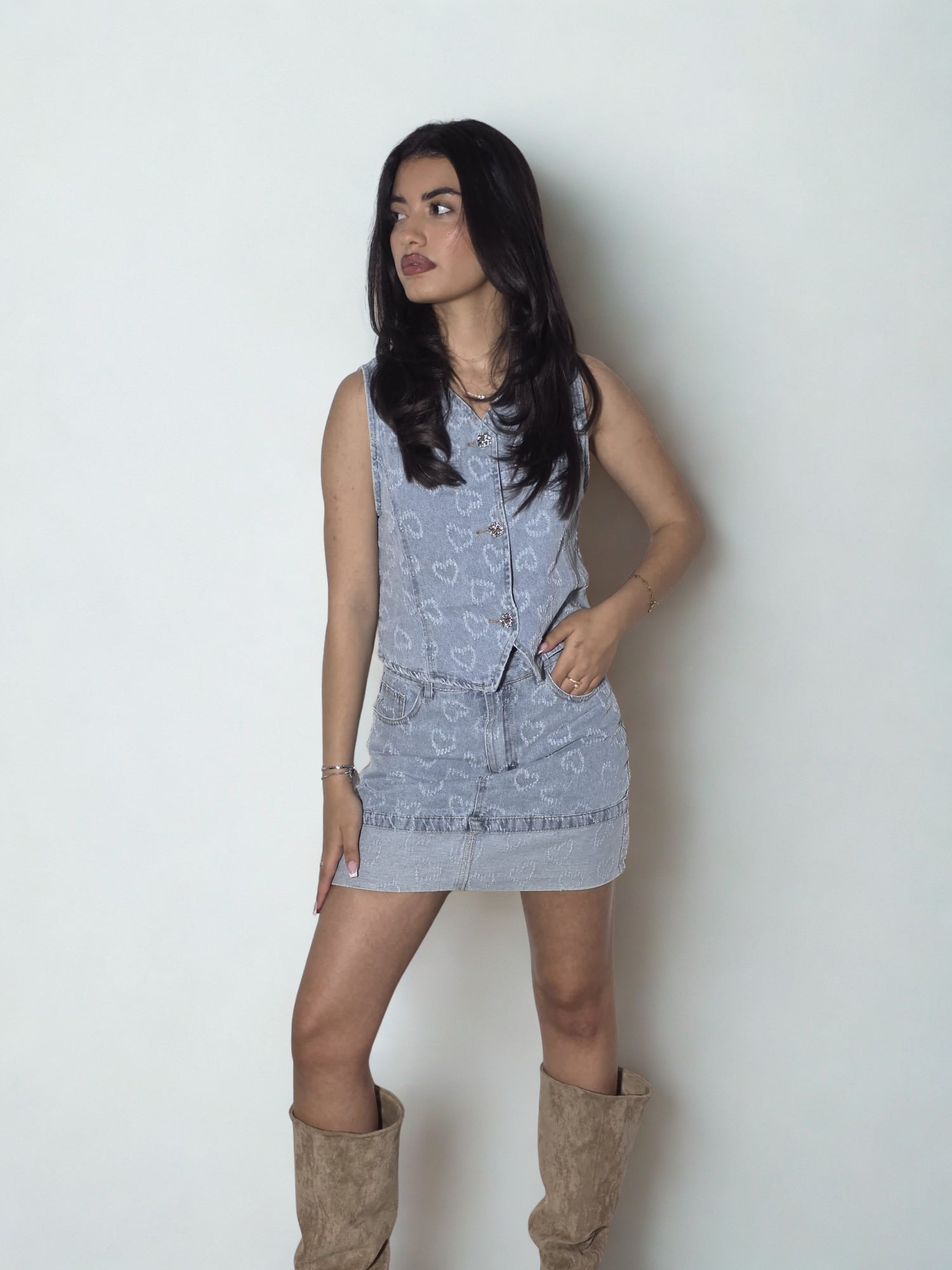Maya set